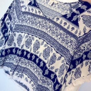 Flowy Paisley Women’s Shirt Size Small